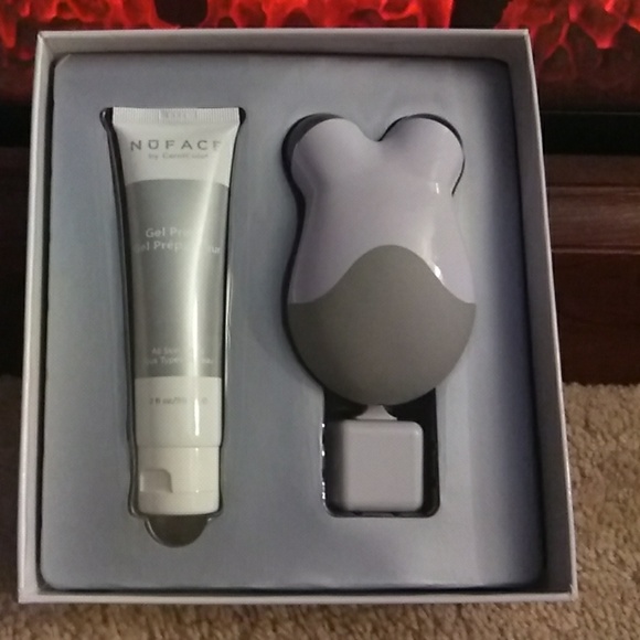 A NuFACE mini Facial Toning Device with box - Picture 2 of 5